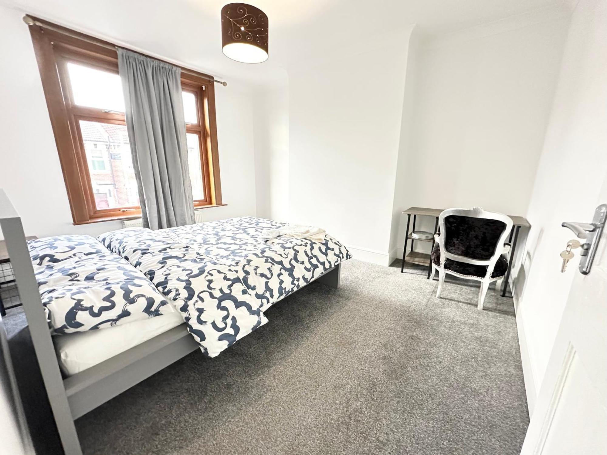 Pearl - Double With Shared Bathroom - Free Parking, Wi-fi, Garden, * Portsmouth
