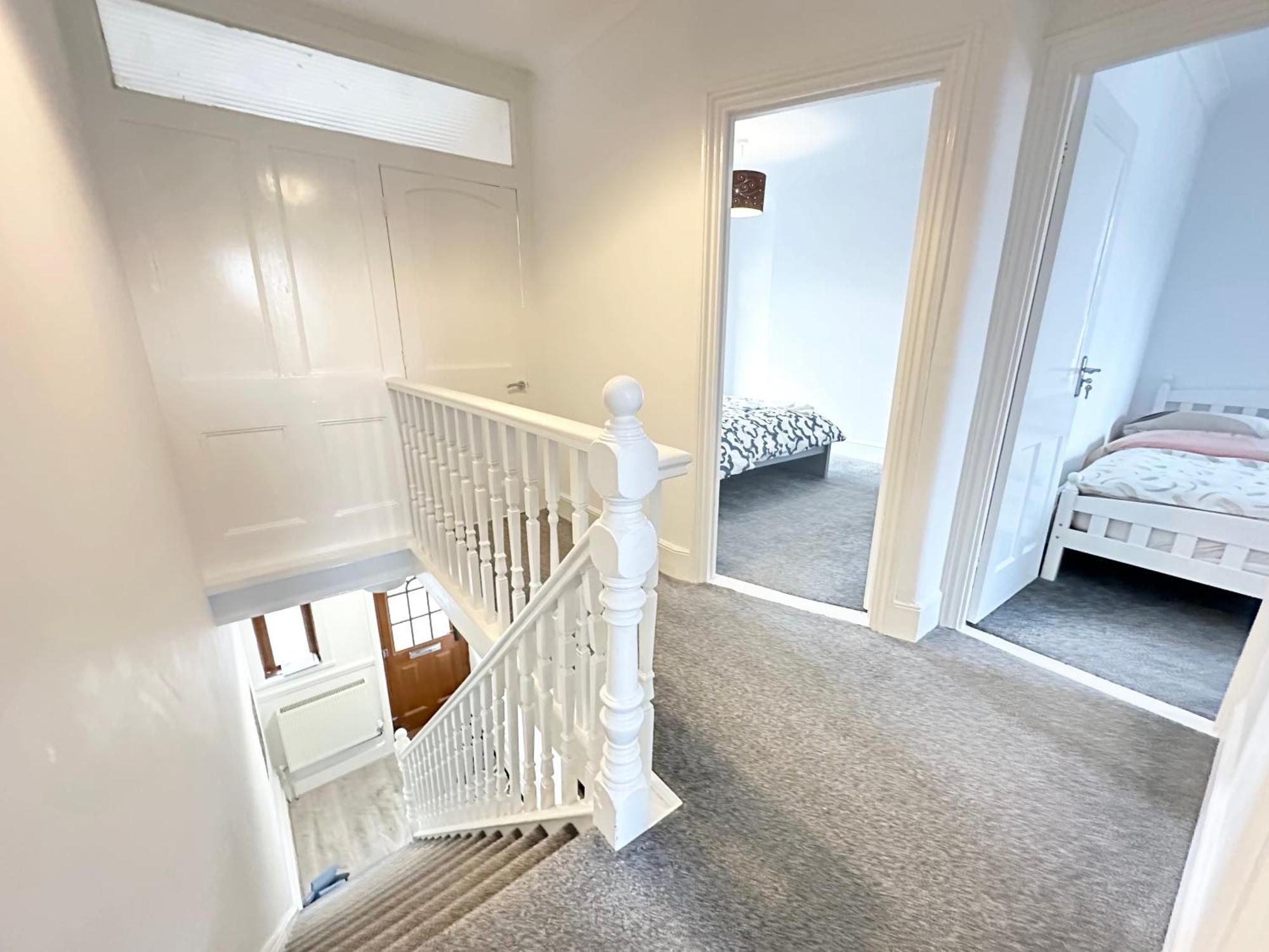 Pearl - Double With Shared Bathroom - Free Parking, Wi-fi, Garden, Homestay *